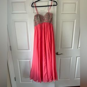 Beautiful coral color sweetheart neckline Jovani dress. Perfect for prom
